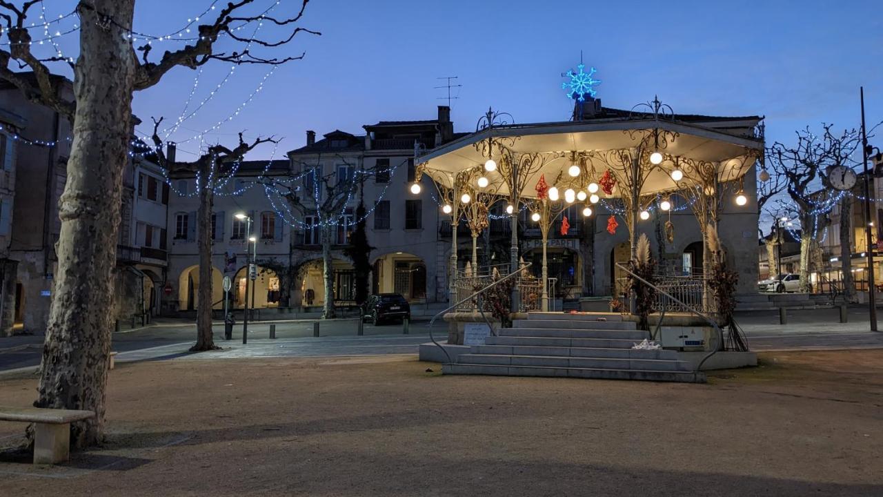 Au Dessus Des Arcades Bed and Breakfast Vic-Fezensac Εξωτερικό φωτογραφία